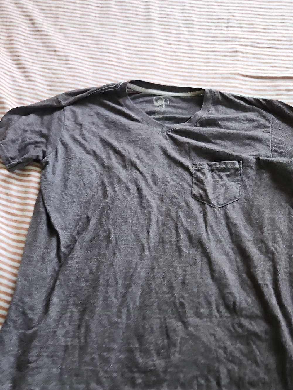 Men's Pocket V-Neck T-Shirt - Charcoal